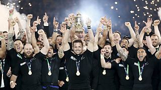 All Blacks kupayı aldı