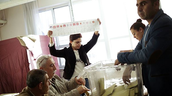 Des Turcs lassés de voter Des Turcs lassés de voter