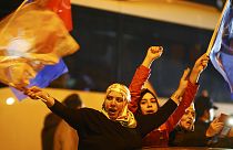 Τουρκικές εκλογές: Μεγάλη νίκη Νταβούτογλου, εντός βουλής ο Ντεμιρτάς