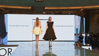 Dubai: Modenschau in der Shopping Mall