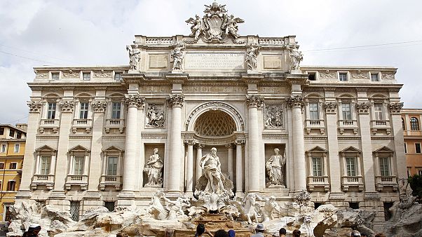 La Fontaine de Trevi fait peau neuve après plus d'un an de travaux La Fontaine de Trevi fait peau neuve après plus d'un an de travaux