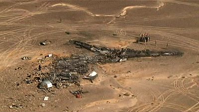 Vídeo mostra destroços após queda de avião russo no Egito