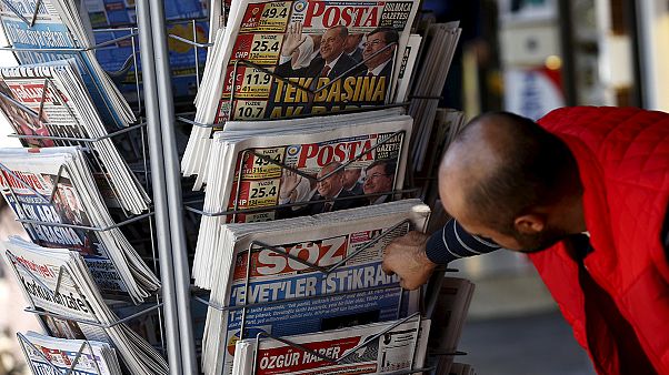 Türkische Titelseite: Haftbefehl wegen "Anstiftung zur Straftat" Türkische Titelseite: Haftbefehl wegen "Anstiftung zur Straftat"