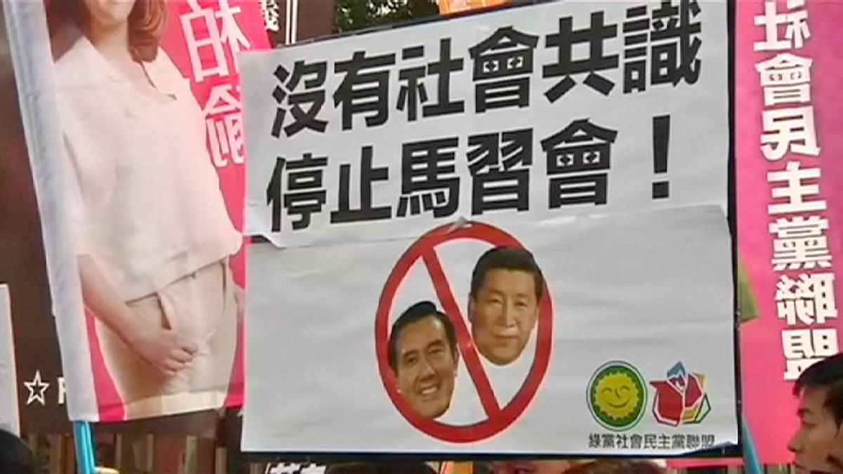 Tüntetők tiltakoznak a kínai és a tajvani vezetők találkozója ellen