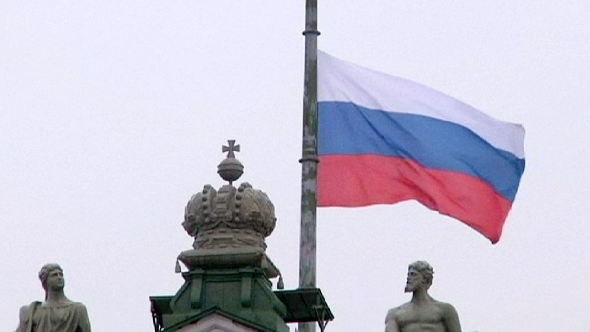 В День национального единства жители Санкт-Петербурга отдают долг памяти жертвам авиакатастрофы