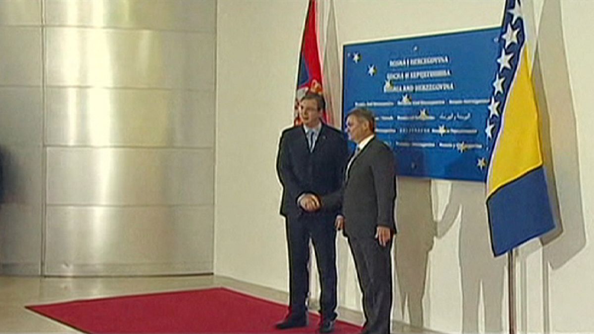 Governos sérvio e bósnio reunidos pela primeira vez em Sarajevo