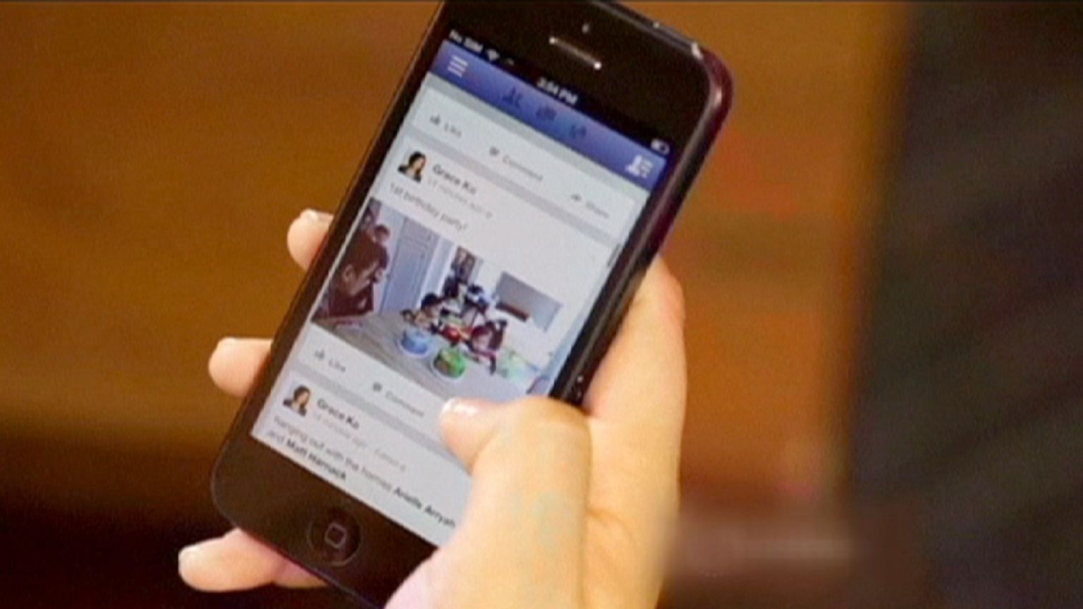Facebook: ακόμα πιο ψηλά σε χρήστες και έσοδα