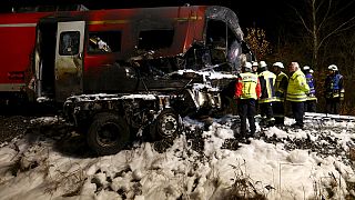 Al menos 2 muertos al chocar un tren con un camión en Alemania