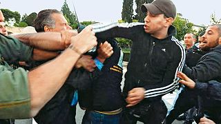 Ελλάδα: Άγρια επίθεση στον Γ. Κουμουτσάκο - Τα βίντεο της επίθεσης  εξετάζει η αστυνομία