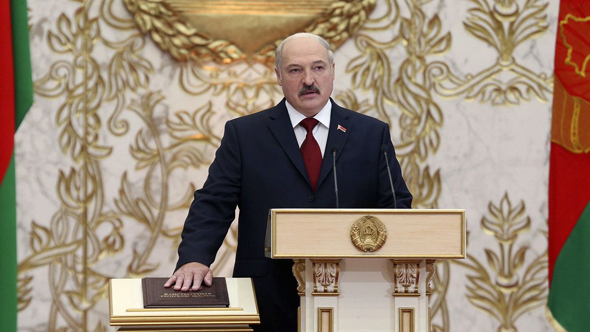 الرئيس البيلاروسي الكسندر لوكاشينكو يؤدى اليمين الدستورية