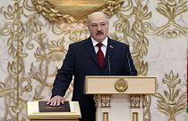 Bielorussia: in una cornice hollywoodiana, il presidente Lukashenko giura per il suo quinto mandato