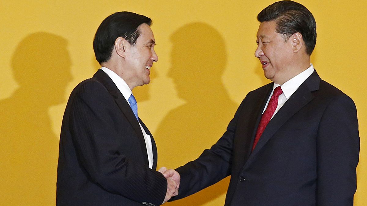 Political foes Taiwan and China hold historic talks