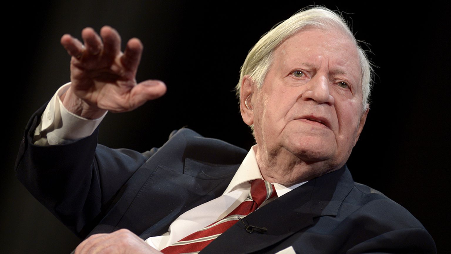 Große Sorge um Altkanzler Helmut Schmidt