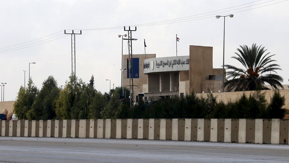 افسر اردنی چند نفر را در پادگان آموزشی در نزدیکی امان کشت