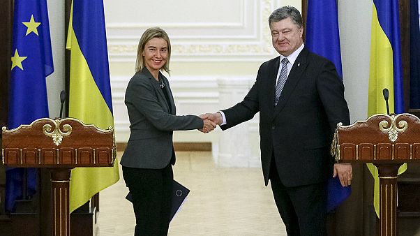 Ucrânia: UE diz que Kiev precisa de acelerar luta anticorrupção Ucrânia: UE diz que Kiev precisa de acelerar luta anticorrupção