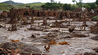 Brésil : la compagnie minière Samarco suspendue après la rupture de deux de ses barrages