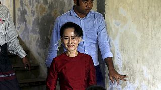 Aung San Suu Kyi triunfa na Birmânia