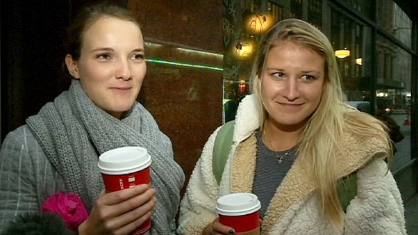 Сеть Starbucks обвинили в неуважении Рождества Сеть Starbucks обвинили в неуважении Рождества