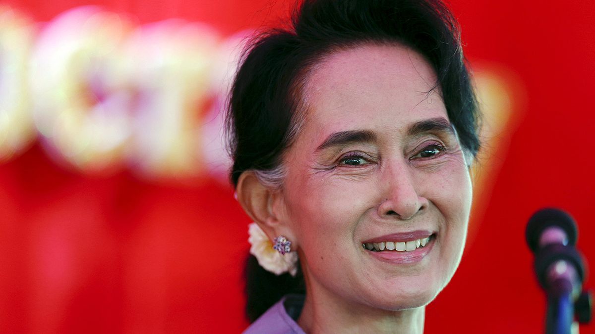Μιανμάρ: Απόλυτη πλειοψηφία για το κόμμα της Αούνγκ Σαν Σου Κι