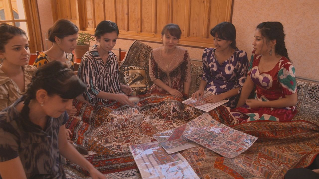 مدينة بخارى و طريق الحرير والكنوز اليدوية مدينة بخارى و طريق الحرير والكنوز اليدوية