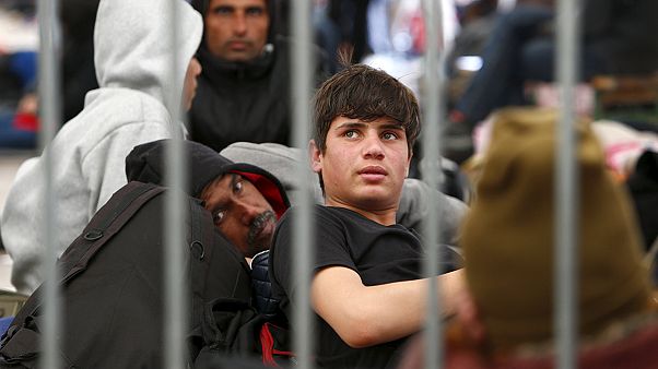 Mülteci akını Schengen'i sarsmaya başladı Mülteci akını Schengen'i sarsmaya başladı