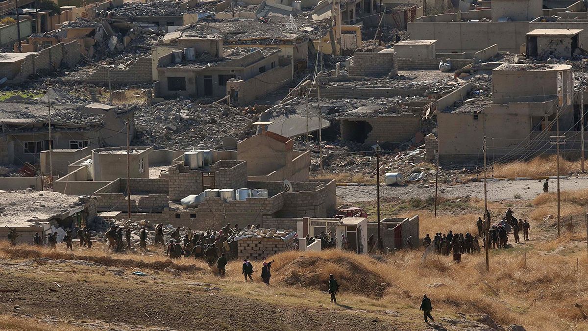 پیشمرگان کرد و مبارزان ایزدی سنجار را از داعش باز پس گرفتند
