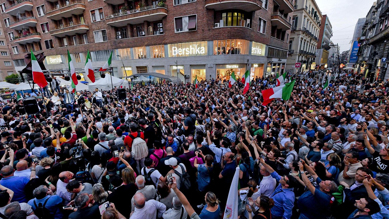 Image: M5S leader Di Maio calls for impachment of Mattarella, blames him fo