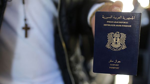 El pasaporte sirio encontrado en París ¿Una falsificación? El pasaporte sirio encontrado en París ¿Una falsificación?