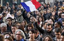 دقيقة صمت لأرواح ضحايا هجمات باريس، في فرنسا وحول العالم