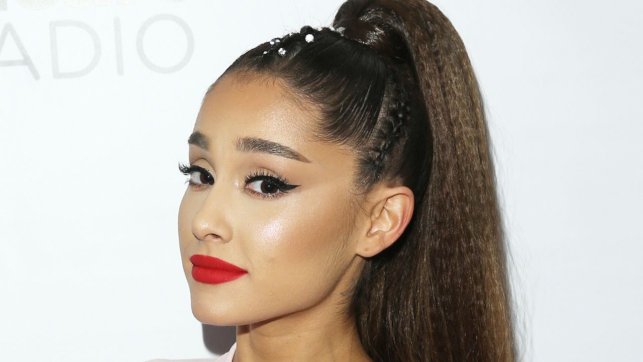 Ariana Grande Is Unrecognizable On New British Vogue Cover Euronews