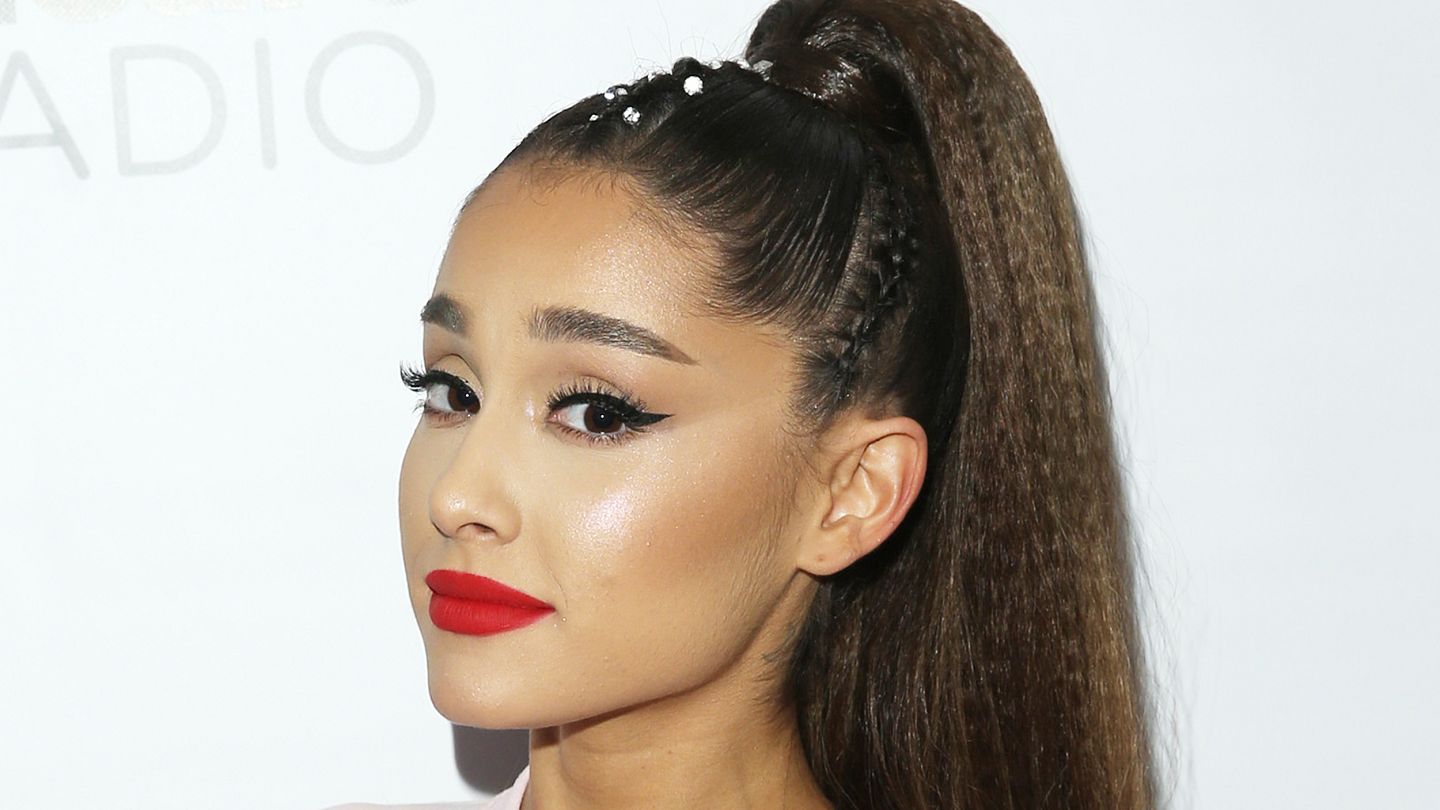 Ariana Grande is unrecognizable on new British Vogue cover