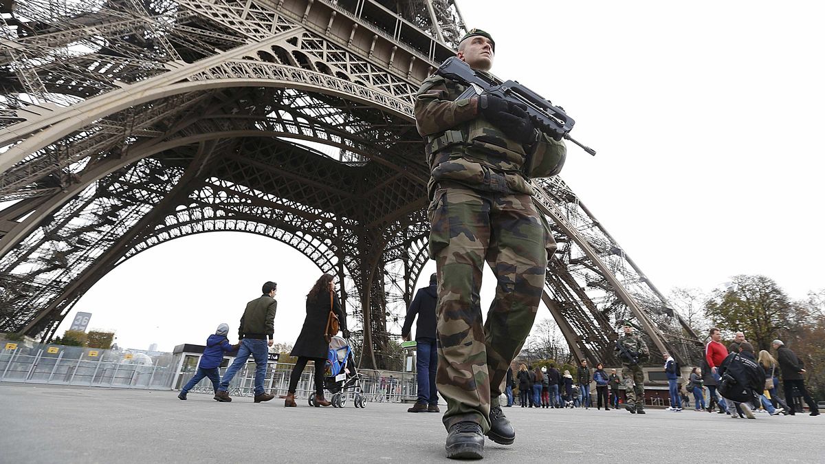 Francia declara la guerra al grupo Estado Islámico, pero ¿qué significa?