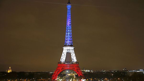 Paris : le secteur du tourisme veut faire face Paris : le secteur du tourisme veut faire face