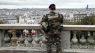 Francia no cumplirá el déficit fijado por Bruselas por un mayor gasto en seguridad