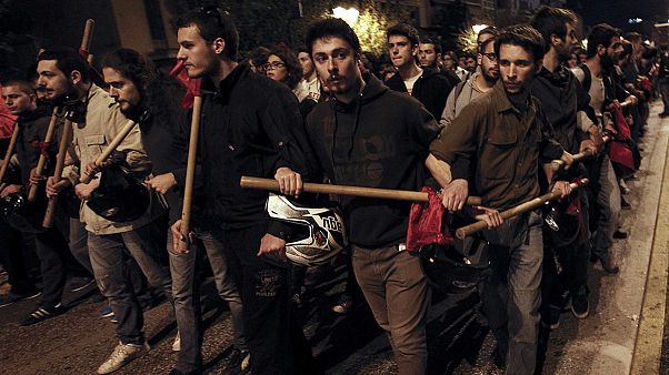 Atene: finisce in scontri la manifestazione in memoria della rivolta studentesca del 1973 Atene: finisce in scontri la manifestazione in memoria della rivolta studentesca del 1973