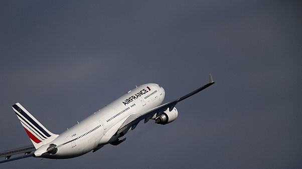 Bombafenyegetés ért két francia repülőt Bombafenyegetés ért két francia repülőt