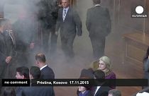 Összecsapások a koszovói parlamentben
