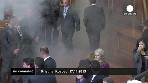 Kosovo: el parlamento en guerra