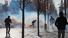 Беспорядки у здания парламента в Приштине