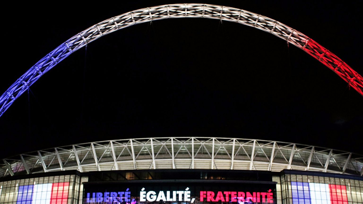 França e Inglaterra: A "Marselhesa" entoada em Wembley
