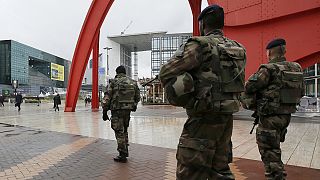 Francia extiende el estado de emergencia a tres meses para combatir el terrorismo
