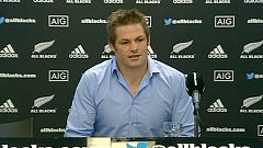 Richie McCaw range ses crampons