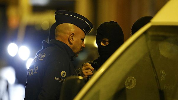 Belgio: altri nove arresti legati agli attentati di Parigi Belgio: altri nove arresti legati agli attentati di Parigi