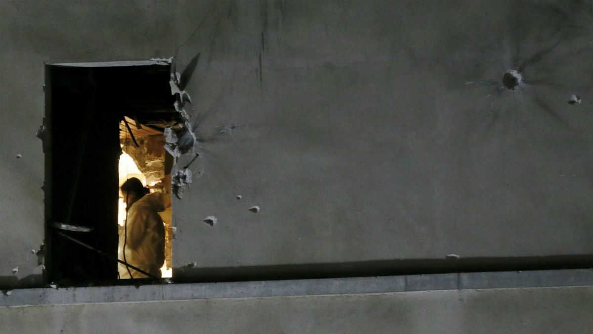 Confirmado: la prima del "cerebro" de los atentados de París murió junto a él en el apartamento de Saint Denis