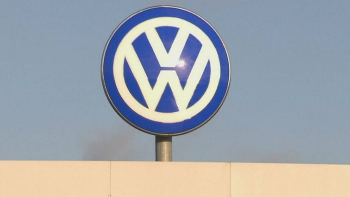 Beruházások leállításáról döntött a Volkswagen, a botrány közben elért a Boschig