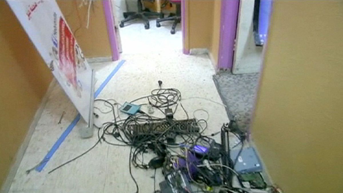 Hebron: Israeli forces shut down second radio station in one month