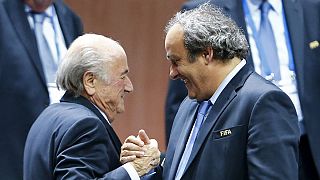 FIFA pede sanções contra Blatter e Platini