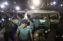 Bangladeche enforca dois líderes da oposição