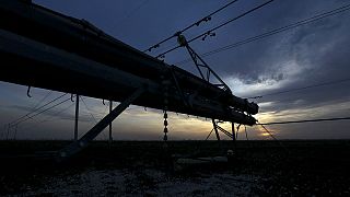 Crimeia às escuras e em estado de emergência após ataque contra rede elétrica