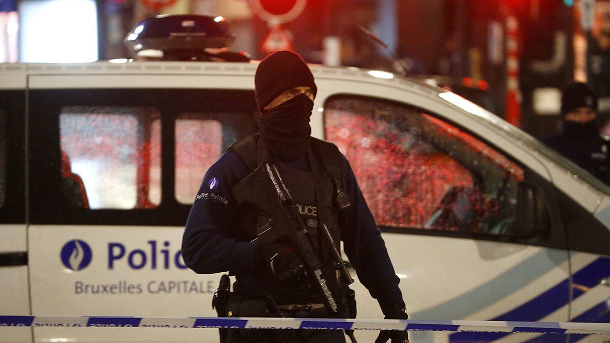 La alerta máxima en Bruselas se extiende al lunes por la amenaza "seria e inminente" de atentados